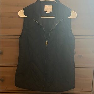 Old Navy Women's Black Quilted Vest